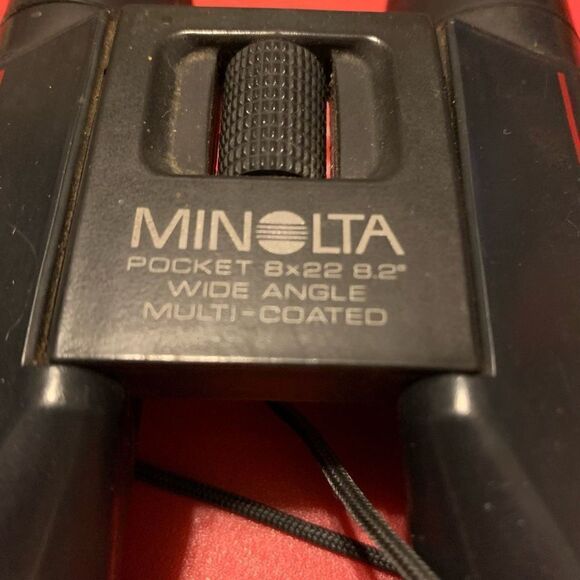 Vintage Minolta Pocket 8x22 8.2° Wide Angle Multi-Coated Binoculars - Picture 2 of 9